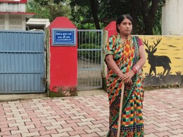 अफसर की पत्नी के गहने उतरवाए, युवकों ने कहा- 51 तक गिनती गिनों, देवी के दर्शन होंगे; आखें खोलीं तो उड़ गए होश