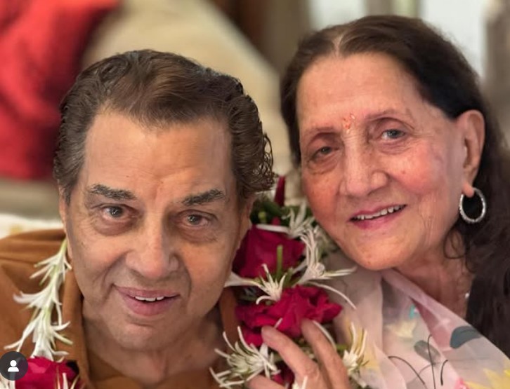 धर्मेंद्र की पहली पत्नी की 10 तस्वीरें, सादगी देख कहेंगे हीरोइनों से भी सुंदर है ये नैचुरल ब्यूटी