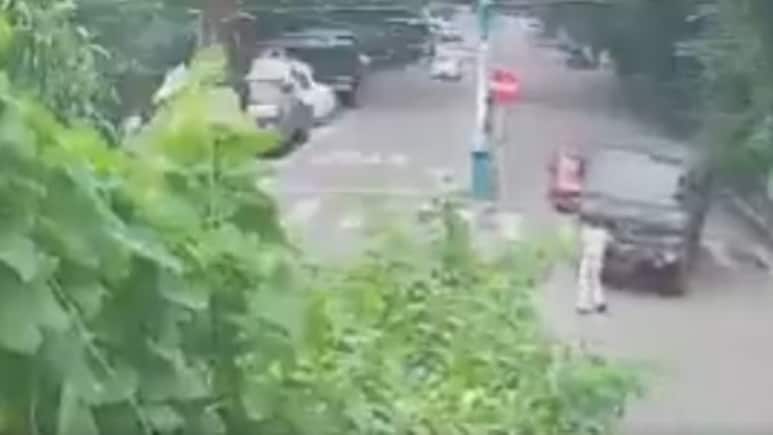 No Rules Broken: Army After Military Truck Stopped For "Dangerous Driving" In Kolkata No Rules Broken: Army After Military Truck Stopped For "Dangerous Driving" In Kolkata