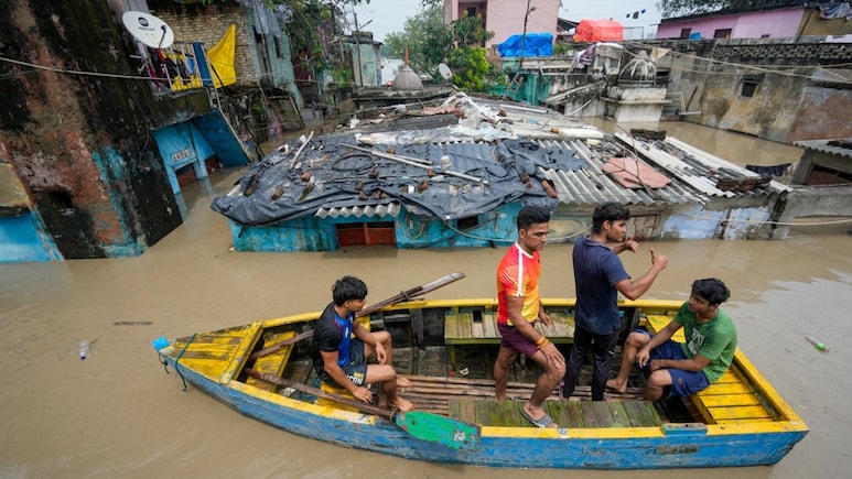 'Swimming, Survival, Seva': Tales Of Families Living In Delhi's Yamuna Bazaar