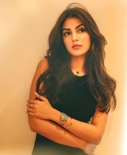 Bombay High Court Orders Anti-Drug Agency To Return Rhea Chakraborty's Passport, Granting Major Relief To Actor