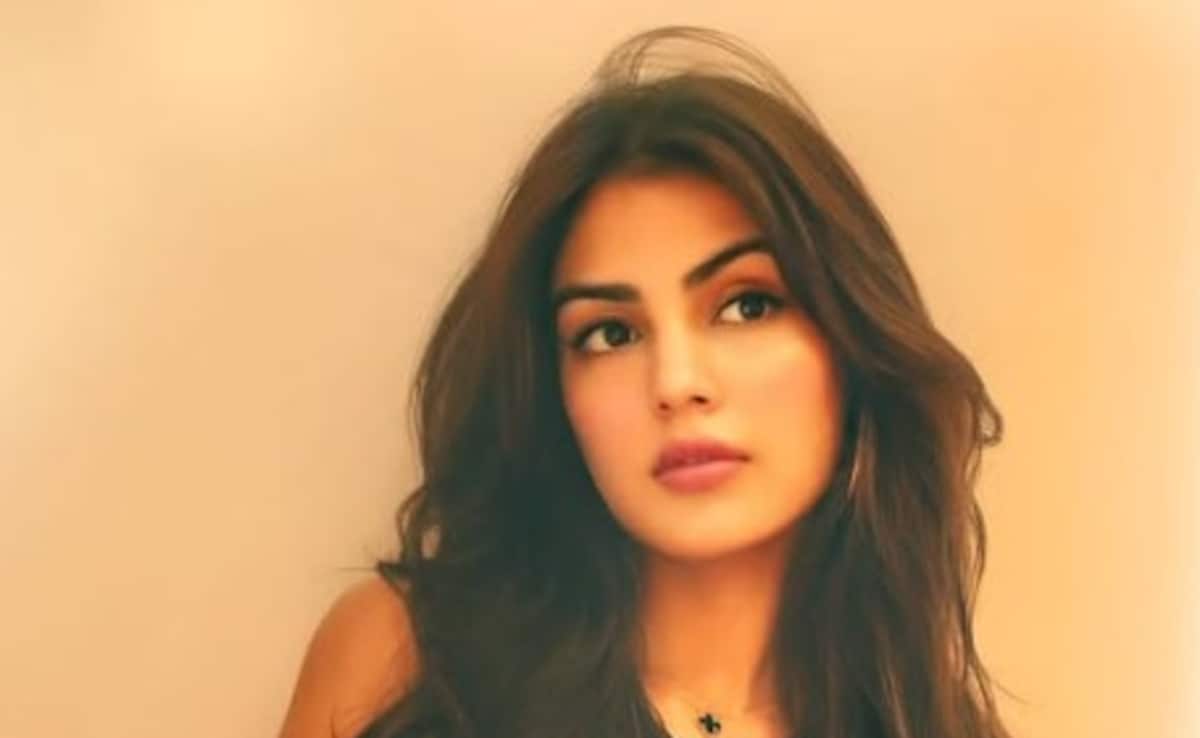 Bombay High Court Orders Anti-Drug Agency To Return Rhea Chakraborty's Passport, Granting Major Relief To Actor