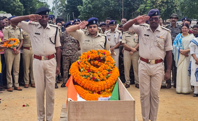 झारखंड में माओवादियों के साथ मुठभेड़ में दो सुरक्षाकर्मियों की मौत, एक घायल