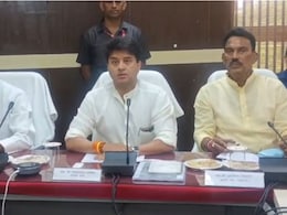 भाजपा की गुटबाजी सड़कों से लेकर सोशल मीडिया तक पहुंची, सिंधिया की बैठक में नहीं पहुंचे सांसद भाजपा की गुटबाजी सड़कों से लेकर सोशल मीडिया तक पहुंची, सिंधिया की बैठक में नहीं पहुंचे सांसद