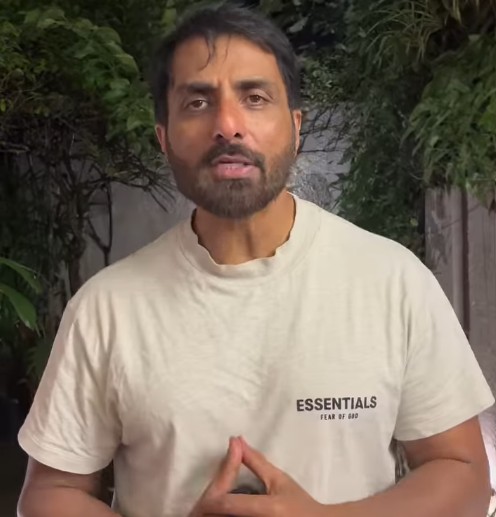 पंजाब के बाढ़ पीड़ितों की मदद के लिए आगे आए सोनू सूद, बोले- हम पंजाबी हैं हम...