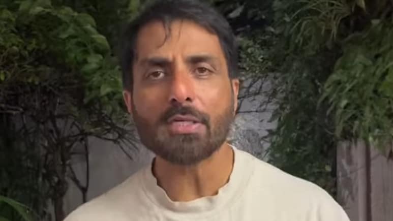 पंजाब के बाढ़ पीड़ितों की मदद के लिए आगे आए सोनू सूद, बोले- हम पंजाबी हैं हम...