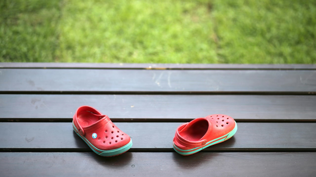 Get easy ways to style clogs without looking outdated