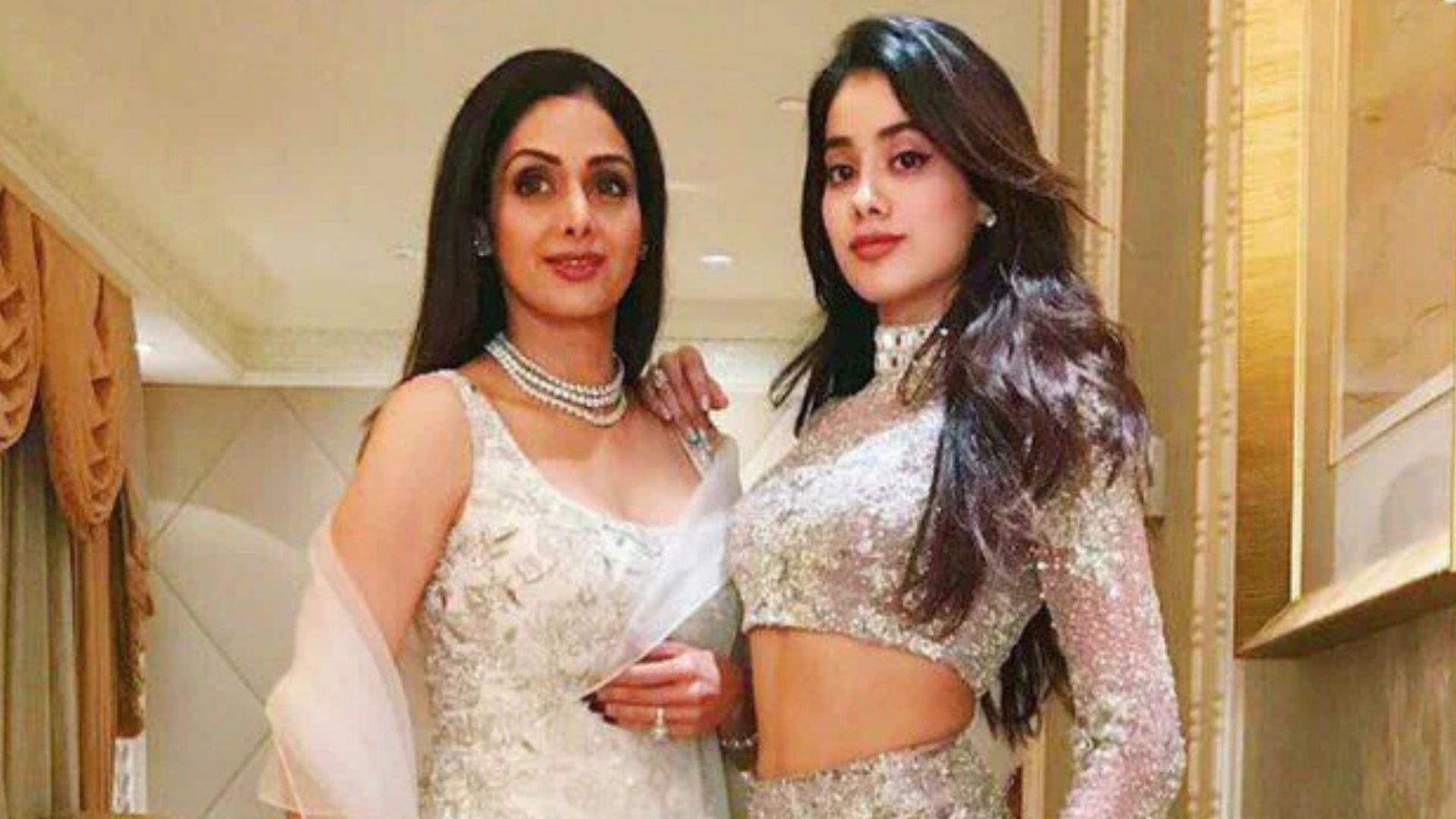 Janhvi Kapoor Recalls Being Trolled After Mom Sridevi's Death: "Imagine Losing Your Mother And It's Entertainment For Half The Nation"