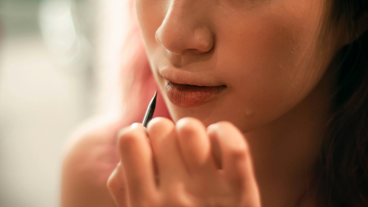 Top tips and tricks for applying lip liner to keep it long lasting