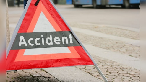 Big Accident: सिवनी में पिकअप वाहन अनियंत्रित होकर दुर्गा पंडाल में घुसा, 8  श्रद्धालु घायल 