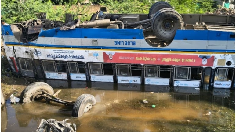 Tonk Accident: टायर ऊपर, छत नीचे.. नियंत्रण खोकर गहरे गड्ढे में जा गिरी सवारियों से भरी राजस्थान रोडवेज की बस, कई घायल