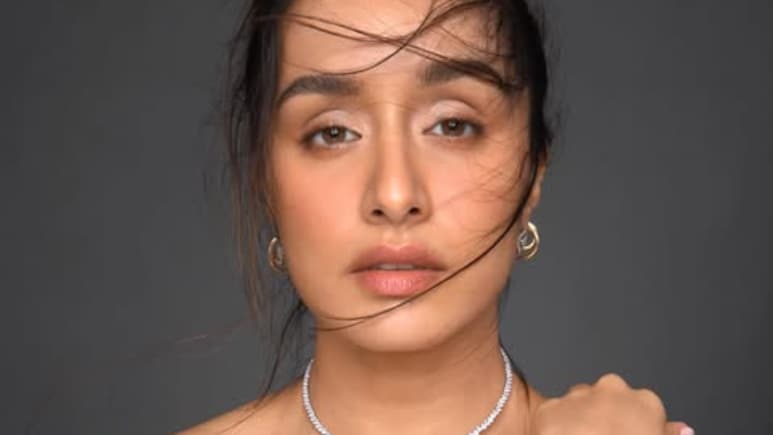 Shraddha Kapoor's LinkedIn Profile Says, "Sandwich Maker, Worst Barista": Internet Suggests "Executive MBA <i>Karo Ab</i>" Shraddha Kapoor's LinkedIn Profile Says, "Sandwich Maker, Worst Barista": Internet Suggests "Executive MBA <i>Karo Ab</i>"