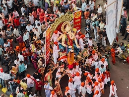 Ganpati Visarjan Rain Update : मुसळधार पावसात बाप्पाला निरोप! मुंबई-पुण्यात कशी असेल पावसाची स्थिती? Ganpati Visarjan Rain Update : मुसळधार पावसात बाप्पाला निरोप! मुंबई-पुण्यात कशी असेल पावसाची स्थिती?