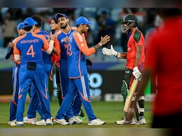 IND vs BAN: क्या सूर्या ने बांग्लादेशी कप्तान से नहीं मिलाया हाथ? असली सच सामने आया IND vs BAN: क्या सूर्या ने बांग्लादेशी कप्तान से नहीं मिलाया हाथ? असली सच सामने आया