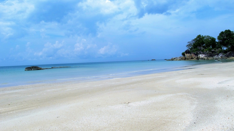 7 Breathtaking White Sand Beaches In India For Beach Lovers