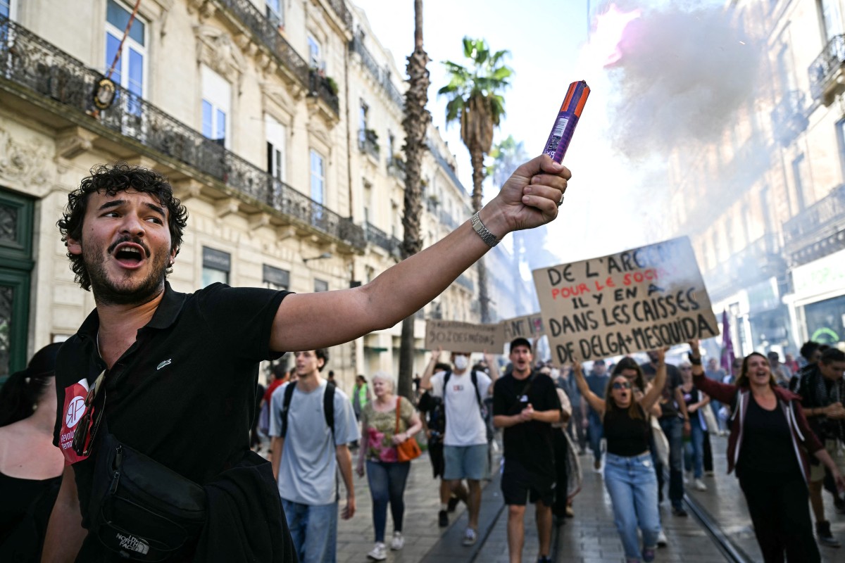 'Block Everything' Protest Rocks France, 200 Arrested, Vehicles Set On Fire