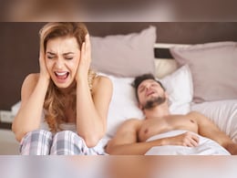 घोड़े बेचकर सोते हुए लोगों को खुद के खर्राटे क्यों नहीं सुनाई देते? जान लीजिए जवाब