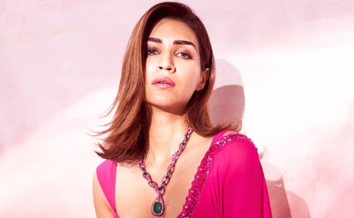 Kriti Sanon Calls Out Inequality In Bollywood: "It's Little Things Like Male Actors Getting Better Cars Or Rooms"