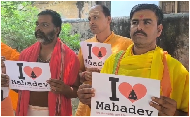 'I Love Mohammad' के जवाब में 'I Love Mahadev' के पोस्टर, UP में शुरू हुआ पोस्टर वॉर, कानपुर से वाराणसी तक बढ़ा विवाद