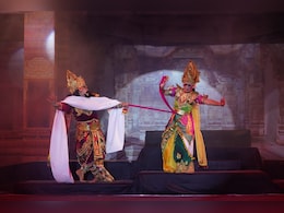 'सीता हरण' ने किया दर्शकों को भावुक, इंडोनेशियन कलाकारों ने खास अंदाज में दिखाई 'राम लीला' 'सीता हरण' ने किया दर्शकों को भावुक, इंडोनेशियन कलाकारों ने खास अंदाज में दिखाई 'राम लीला'