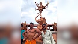 Video Of Body Builder Flexing Muscles At Ujjain Temple Complex Sparks Row