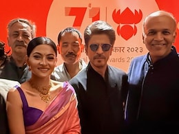 After Handshake With Shah Rukh Khan, National Award Jury Member Says She Didn't "Wash Her Hands" After Handshake With Shah Rukh Khan, National Award Jury Member Says She Didn't "Wash Her Hands"