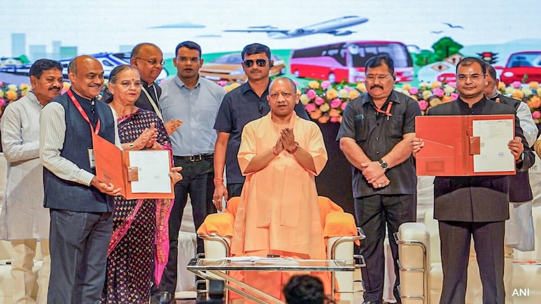 बस चालकों की हर तीन महीने में मेडिकल और फिटनेस जांच अनिवार्य हो : सीएम योगी बस चालकों की हर तीन महीने में मेडिकल और फिटनेस जांच अनिवार्य हो : सीएम योगी