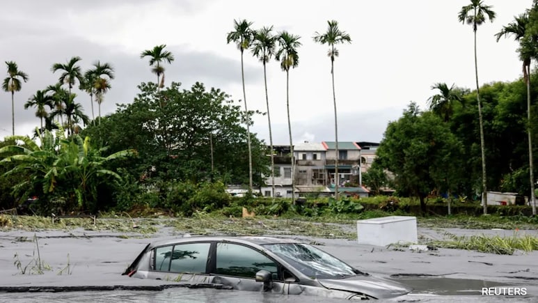 Video: Floodwater Breaks Hotel Door As Super Typhoon Ragasa Hits Hong Kong Video: Floodwater Breaks Hotel Door As Super Typhoon Ragasa Hits Hong Kong