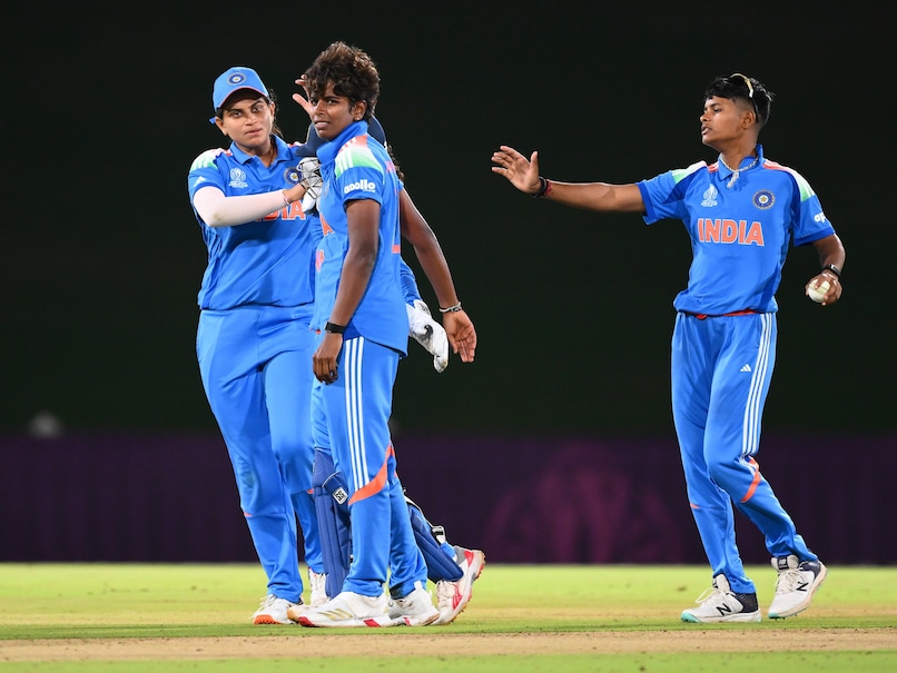 India vs Sri Lanka LIVE Score, ICC Women's World Cup 2025: Deepti Sharma Takes 3rd Wicket, India Send Sri Lanka 6 Down