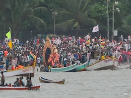 Over 100 Mobiles, Several Gold Chains Stolen During Lalbaugcha Raja Immersion Over 100 Mobiles, Several Gold Chains Stolen During Lalbaugcha Raja Immersion