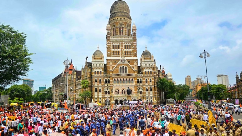 Manoj Jarange Patil Mumbai Maratha Protest: महिला पत्रकारांसोबत गैरवर्तन, राष्ट्रीय महिला आयोगाने घेतली दखल Manoj Jarange Patil Mumbai Maratha Protest: महिला पत्रकारांसोबत गैरवर्तन, राष्ट्रीय महिला आयोगाने घेतली दखल