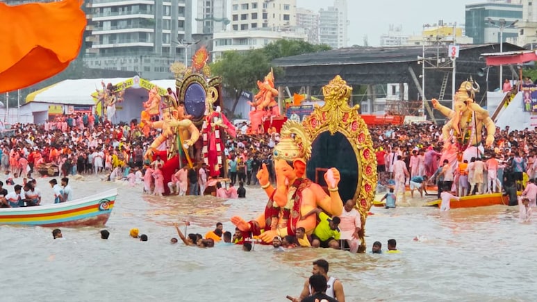 Lalbaugcha Raja Visarjan : लालबागच्या राजाच्या विसर्जनात विघ्न, उशीर होण्याचं काय आहे कारण? Lalbaugcha Raja Visarjan : लालबागच्या राजाच्या विसर्जनात विघ्न, उशीर होण्याचं काय आहे कारण?