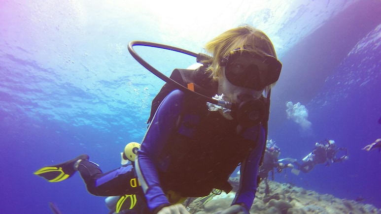 Chinese Diver Stranded In Sea For 40 Minutes, Hotel Refuses To Apologise