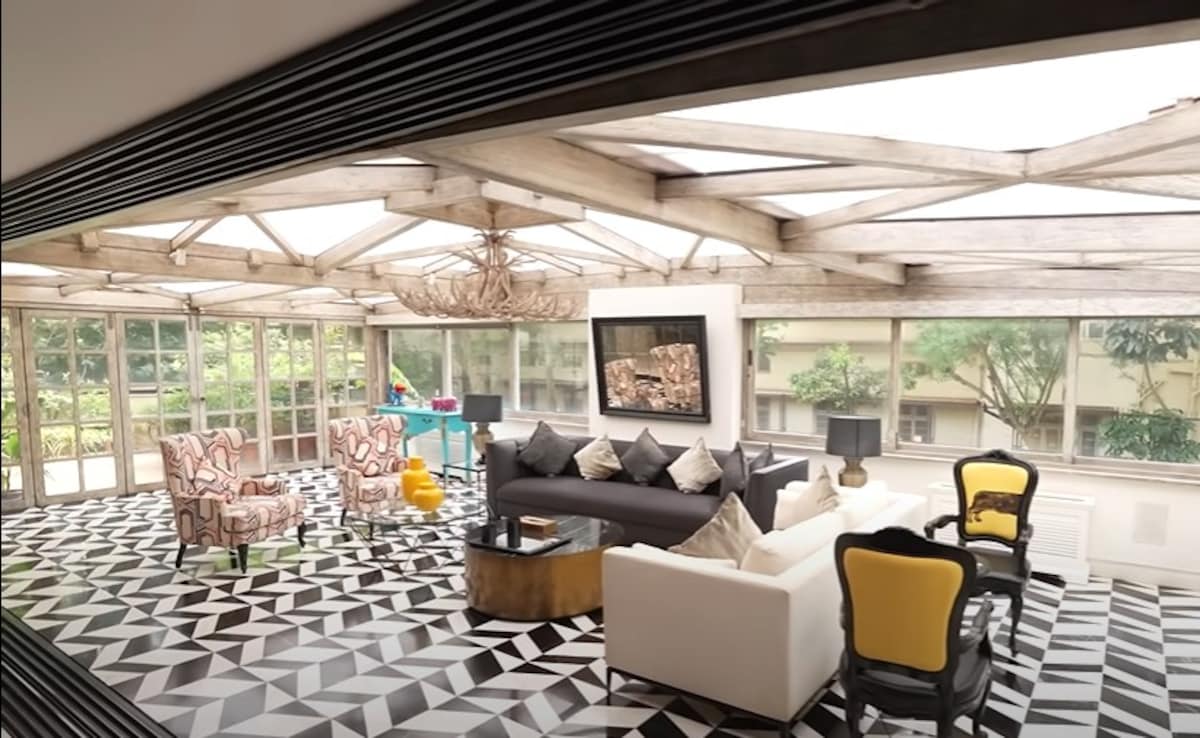 Chunky Pandays sunroof space in his Bandra house. Photo: YouTube/FarahKhan Chunky Pandays sunroof space in his Bandra house. Photo: YouTube/FarahKhan