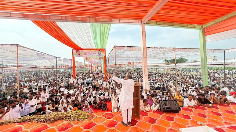 'किसानों ! अबकी बार आओ तो एक-एक डंडा भी साथ लाना' फसल मुआवज़े की सभा में बोले कांग्रेस नेता प्रह्लाद गुंजल