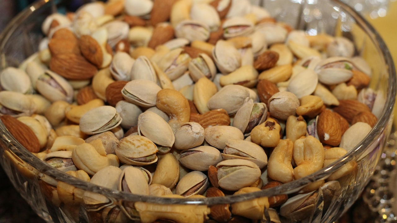 Get dry fruits for pre-workout and post-workout