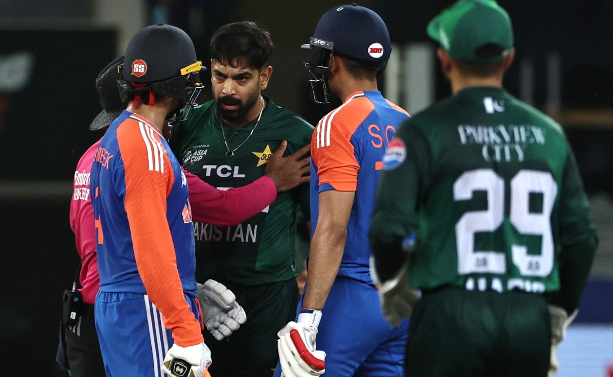 "<i>Maarna vs Ragad Ke Dhona</i>": Ex India Stars Post On Indias Win Over Pakistan Sets X Ablaze