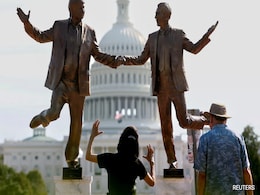 Trump-Epstein "Best Friends Forever" Statue Removed From DC's National Mall Trump-Epstein "Best Friends Forever" Statue Removed From DC's National Mall