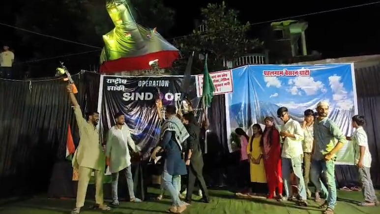 अनाज के दानों से बनी मां की प्रतिमा, झांकी में दिखा ऑपरेशन सिंदूर का दम, मां की अदालत का खास संदेश; तस्‍वीरें