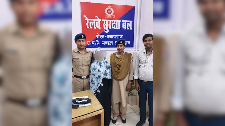 Pakistan Connection Of Missing Girl Found On Delhi-Bihar Train Pakistan Connection Of Missing Girl Found On Delhi-Bihar Train