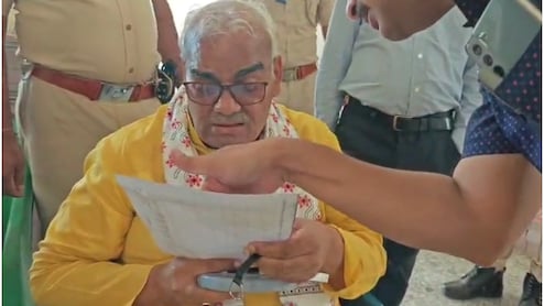 Rajasthan: मॉर्निंग प्रेयर के समय स्कूल पहुंच गए शिक्षा मंत्री, 10 टीचर एब्सेंट मिले, शिक्षा अधिकारी खेत पर थे, फिर हुआ एक्शन