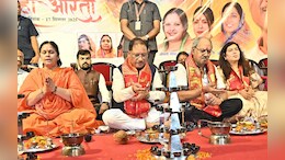 रायपुर में खारून मैया की महाआरती में शामिल हुए CM साय, 2100 दीये जलाकर PM मोदी को जन्मदिन की दी शुभकामनाएं