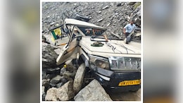 2 Pilgrims Killed, 3 Injured After Stone Falls On Vehicle In Uttarakhand's Rudraprayag