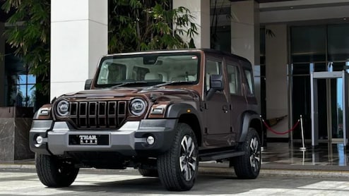 Thar Crashes Out Of Delhi Showroom, Lands On Road Below