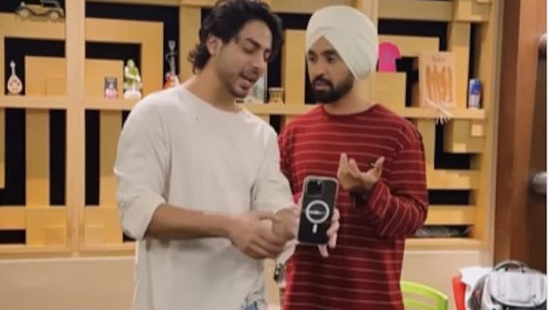 Shah Rukh Khan Thanks Diljit Dosanjh For His Song In <i>The Ba***ds</i>: "<i>Ab</i> Aryan Famous <i>Ho Jayega</i>" Shah Rukh Khan Thanks Diljit Dosanjh For His Song In <i>The Ba***ds</i>: "<i>Ab</i> Aryan Famous <i>Ho Jayega</i>"