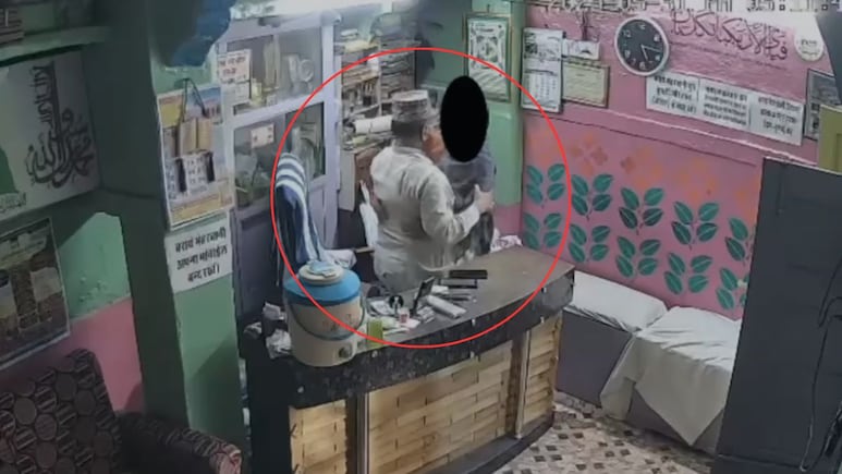 जोधपुर में मदरसा शिक्षक का घिनौना चेहरा बेनकाब, VIDEO में महिला से अश्लील हरकत करते दिखा
