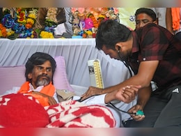 "We Have Won": Maratha Quota Activist Ends 5-Day Fast After Breakthrough "We Have Won": Maratha Quota Activist Ends 5-Day Fast After Breakthrough