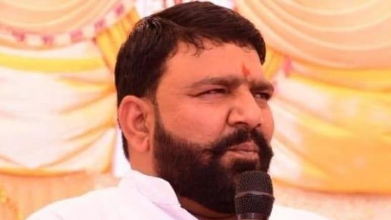 Rajasthan: महिला ने लगाया पूर्व सरपंच पर दुष्कर्म का आरोप, कहा- पिस्तौल तानी, गैंगस्टर से अपहरण की दी धमकी Rajasthan: महिला ने लगाया पूर्व सरपंच पर दुष्कर्म का आरोप, कहा- पिस्तौल तानी, गैंगस्टर से अपहरण की दी धमकी