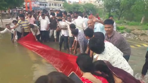 Rajasthan: 30 साल का इंतजार खत्म!  फिर लबालब हुई खारी नदी,  चुनरी ओढ़ाकर ढोल-नगाड़ों के साथ की पूजा