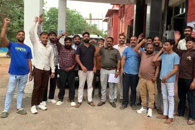 बारां में अखाड़ा समिति ने ज्ञापन सौंपा. बारां में अखाड़ा समिति ने ज्ञापन सौंपा.